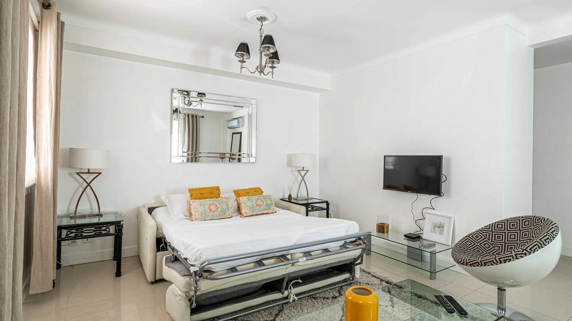Cosy 2-Bedroom Apartment - Close To Martinez Hotel Канны