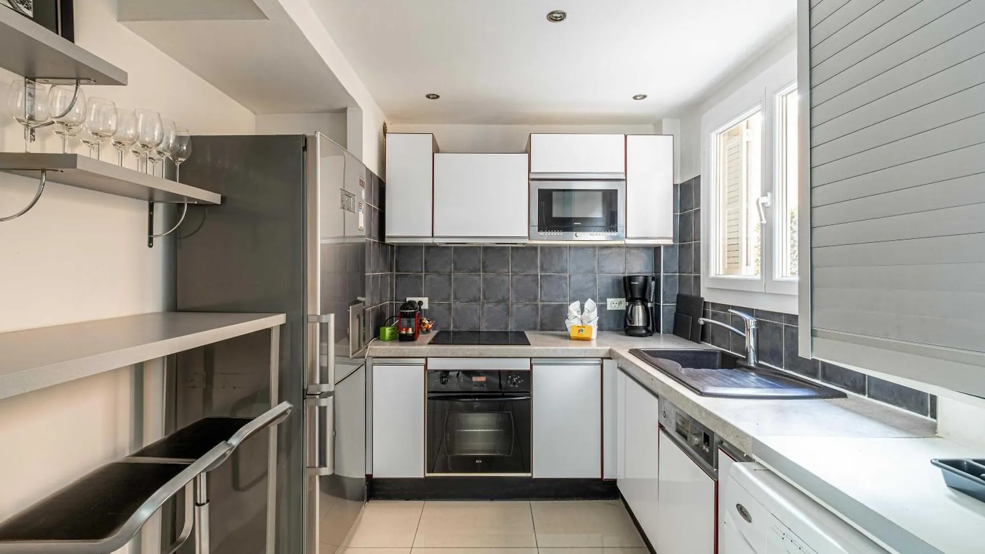 Cosy 2-Bedroom Apartment - Close To Martinez Hotel Cannes France